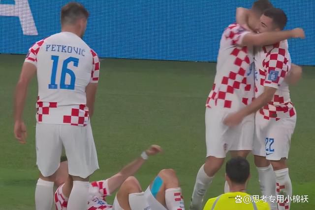 影片在猫眼想看人数达 五一档首日票房5654万 “异地恋”蝉联日冠 2022-05-01 根据4月30日晚十点官方数据统计，全国院线总票房5654万，较前一日票房大涨269%。