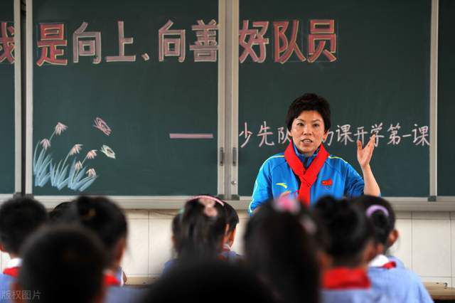 两部影片有着不少相似的影子——翻拍自海外电影，前者是韩国电影《七天》，后者则是另一 光明日报：如何做好影视翻拍？