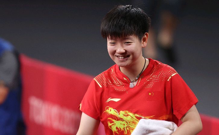 主演新剧《肯尼迪》聚焦著名政治家族 2 堪比时装周!