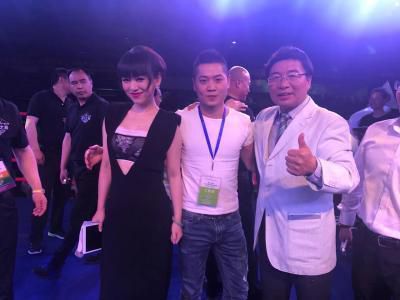 大方认爱卡哥：是的，我们订婚了 锦绣开年！