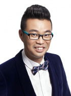 ”但他同时指出：“过度依赖传统IP会陷入‘炒冷饭’的困境，行业的长远发展需要更多原创力量的注入。