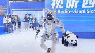 扒开胸罩露出奶